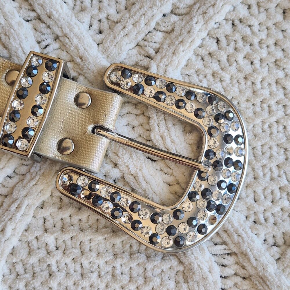 Y2K Buckle Brand Rhinestone Gold Studded Faux Leather Belt Size M - Picture 4 of 6